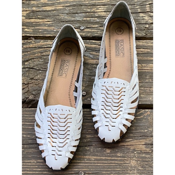 White Huaraches Size 8W (fits like 8M) - Picture 3 of 6